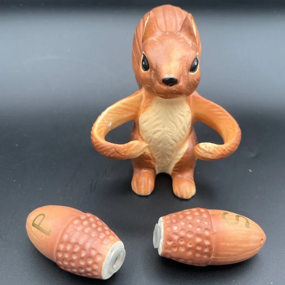 N/A kitschy squirrel
